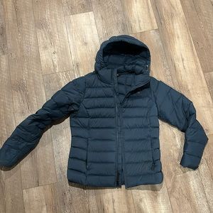 Women’s north face puffer
